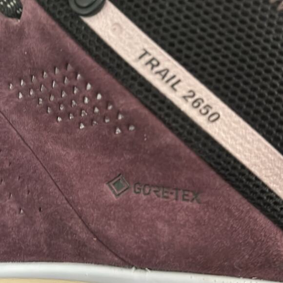 Danner Women’s Trail 2650 Mid GTX Hiking Boots in
Marionberry Size 10 - Picture 11 of 13